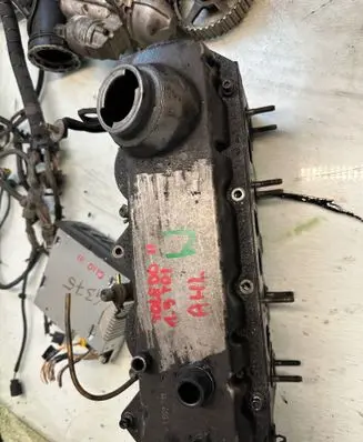 Volkswagen Golf IV Engine head 038103373