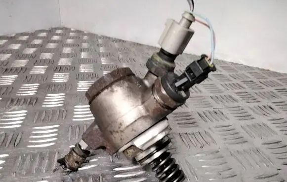 Audi A6 S6 C6 4F Fuel injection high pressure pump 06E127025M 095248 HES034101A