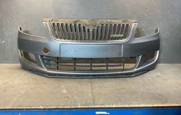 Skoda Fabia Mk2 (5J) Front bumper 5J0807221D 5J0853668C