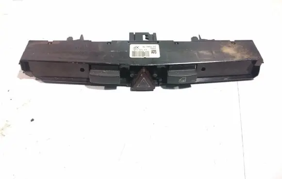 Opel Zafira B Hazard light switch 13100105