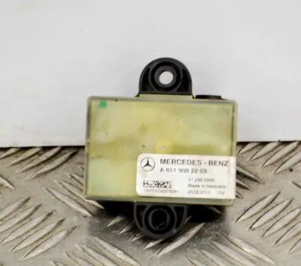Mercedes-Benz SLK R172 Glow plug pre-heat relay