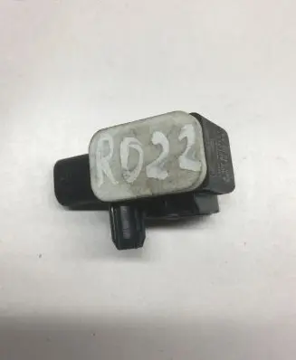Mercedes-Benz ML W164 Airbag deployment crash/impact sensor A1668210151