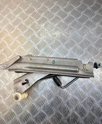 Audi A6 S6 C6 4F Lift Jack 4F0011031