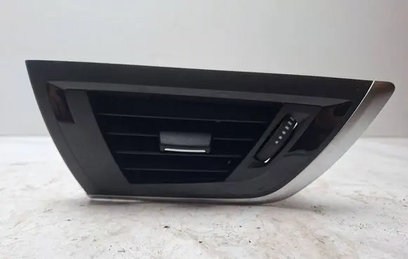 BMW 2 F22 F23 Dashboard side air vent grill/cover trim 9205356 507890