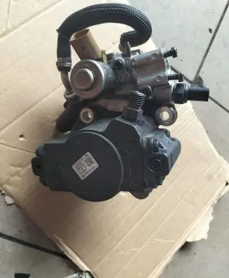 Mercedes-Benz A W176 Fuel injector A6510701801