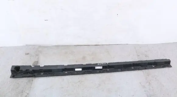 BMW X7 G07 Sill supporting ledge 7425470 51777425470