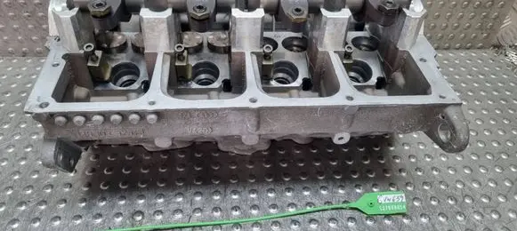 Volkswagen Golf IV Engine head S2769865 038103373R