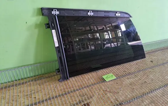 Mercedes-Benz GL X164 Rear side window A1646702950 1646702950