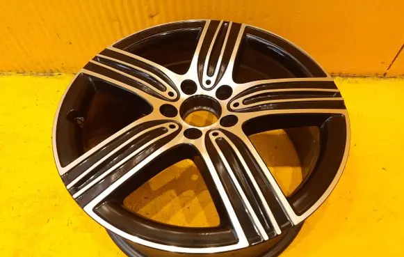 Mercedes-Benz B W247 R18 alloy rim A2474013800