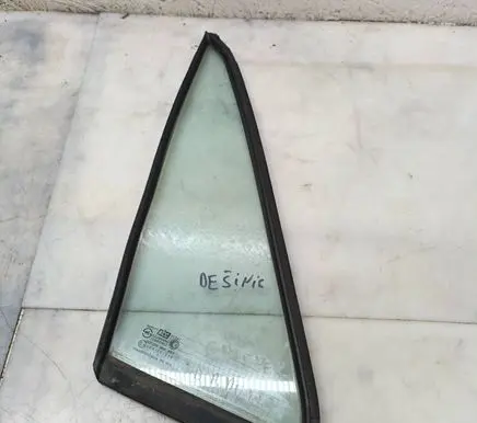 Hyundai Galloper Front door vent window glass four-door 43R001235 DOT398M42AS2