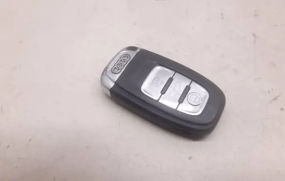 Audi A5 8T 8F Ignition key/card 8T0959754D 5101805 051000009548013