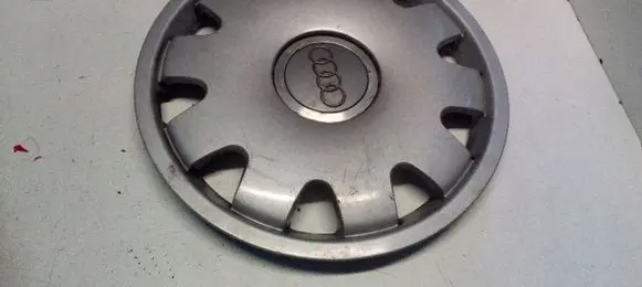 Audi A4 S4 B5 8D R16 wheel hub/cap/trim 