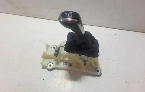 Volvo XC60 Gear shifter/selector 31437820