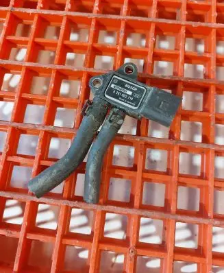 Volkswagen Touareg I Air pressure sensor 0281002710