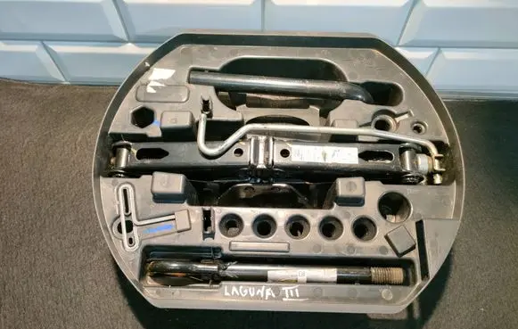 Renault Laguna III Tool set 995040007R