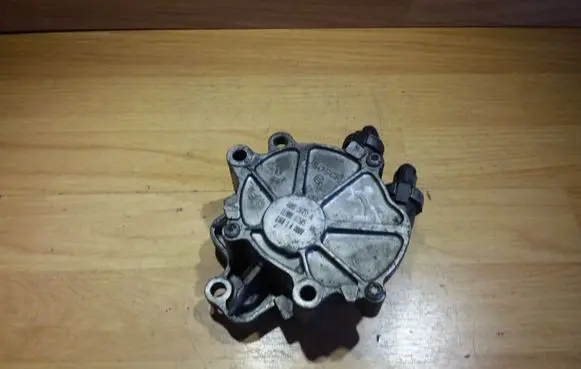 Peugeot 607 Vacuum pump 4R8Q2A451AE