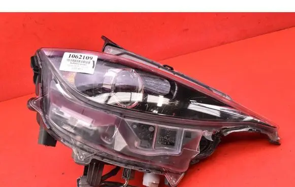 Mazda MX-5 NA Miata Headlight/headlamp NA1S51030