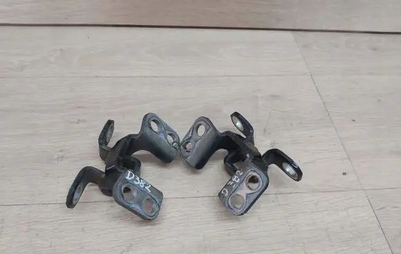 Toyota RAV 4 (XA30) Tailgate/trunk/boot hinge
