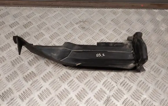 Audi Q3 8U Fender end trim 8U0821170