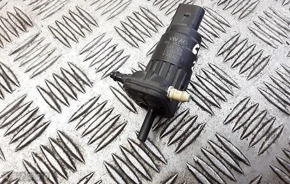 Volkswagen Golf V Windscreen/windshield washer pump 1k6955651