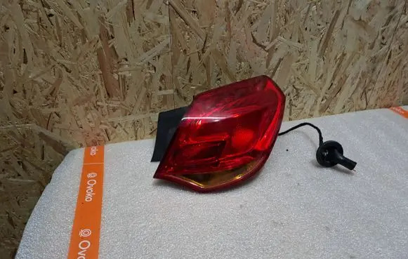 Opel Astra J Rear/tail lights 1090098