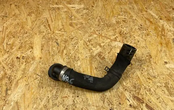 Engine coolant pipe/hose