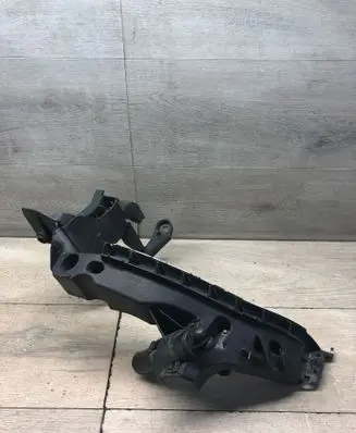 Audi A4 S4 B8 8K Headlight/headlamp mounting bracket 8K0805607A 2002837