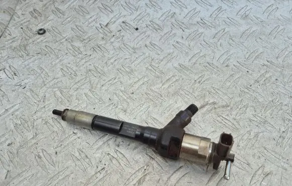 Mazda CX-7 Fuel injector R2AA13H50 13H50