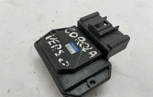 Toyota Corolla Verso E121 Heater blower fan relay 4993002121