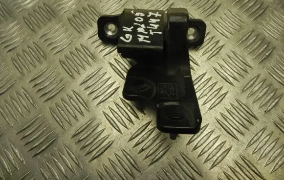 Mercedes-Benz C AMG W205 Front door upper hinge 14614A07 T7447