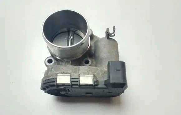 Ford Focus Throttle valve 7S7G9F991BA