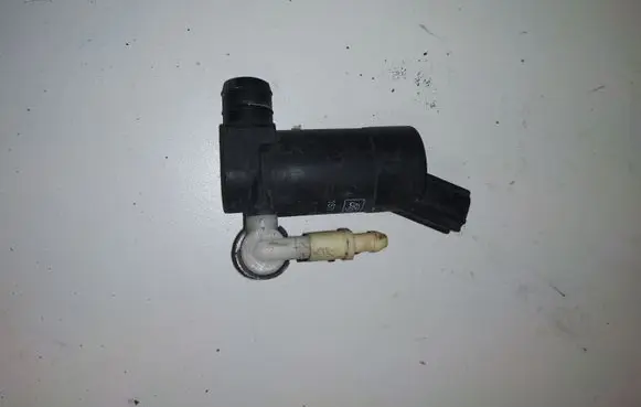 Ford Mondeo Mk III Windscreen/windshield washer pump 1S7117K624FD