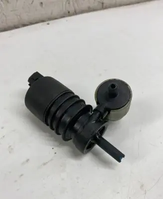 Volkswagen Multivan T4 Windscreen/windshield washer pump PA6GBGF30
