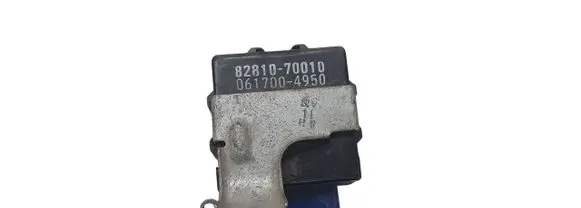 Toyota Yaris Day light relay 8264212050 0617004240
