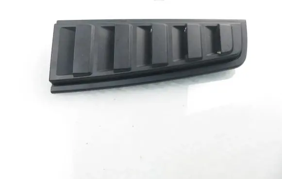 Hummer H2 Rear/tail light trim molding 15206329