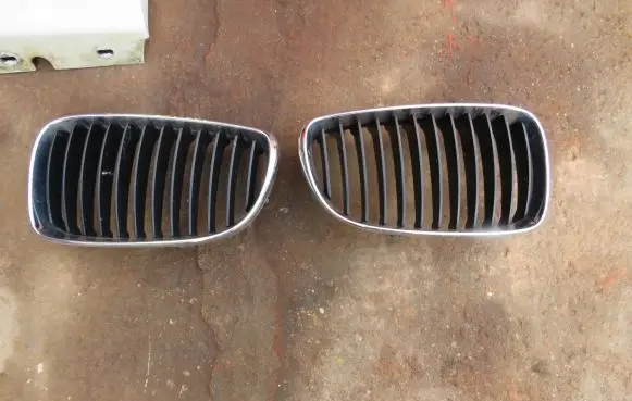 BMW 1 E81 E87 Front bumper upper radiator grill