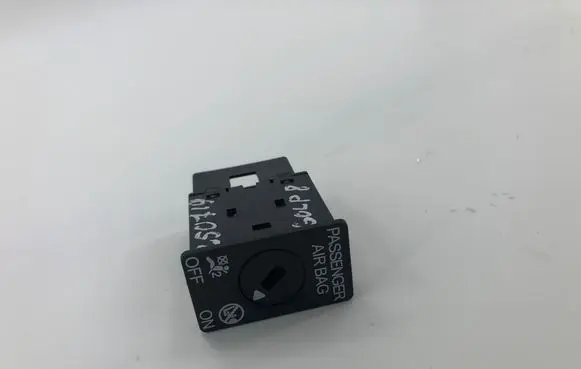 Volkswagen Golf VIII Passenger airbag on/off switch 5q0919237