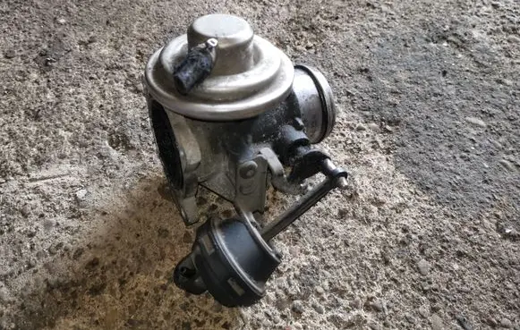 Volkswagen New Beetle EGR valve 038131501E