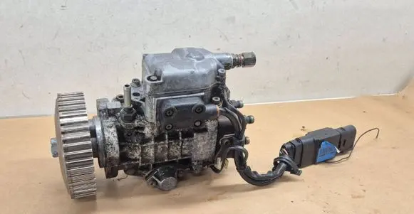 Audi A3 S3 8L Fuel injection high pressure pump 038130107d 1j0973835