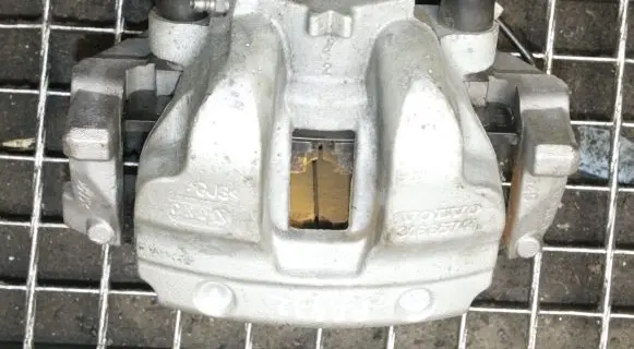 Volvo XC40 Front brake caliper 31665741