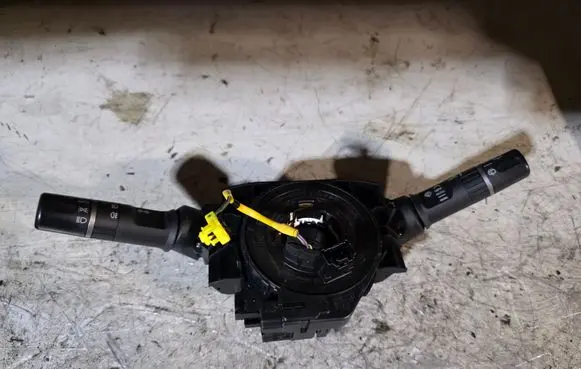 Mazda 6 Wiper turn signal indicator stalk/switch D65166CS0