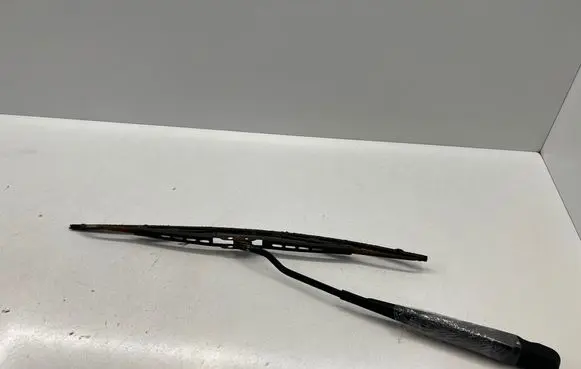 Mercedes-Benz W123 Front wiper blade arm