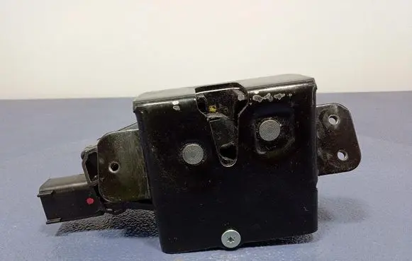 Opel Insignia A Tailgate/trunk/boot lock/catch/latch 13503467