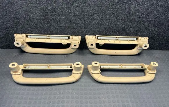 Mercedes-Benz S W220 A set of handles for the ceiling 2208100551