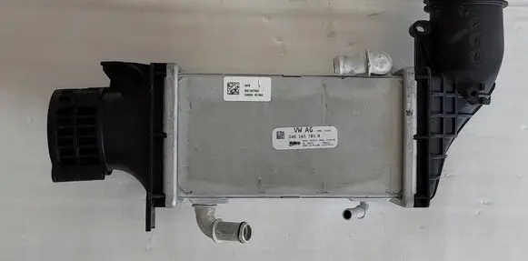 Volkswagen Tiguan Intercooler radiator 04E145785N 04E906051N T438752E