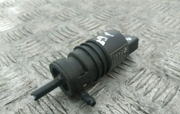 BMW 3 E90 E91 Windscreen/windshield washer pump 7302588 67127302588