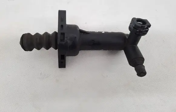 Volkswagen Golf VII Clutch slave cylinder 5Q0721261K