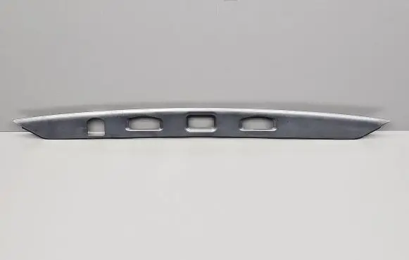 Trunk door license plate light bar