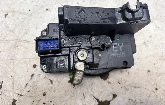 Opel Zafira A Front door lock 24444016