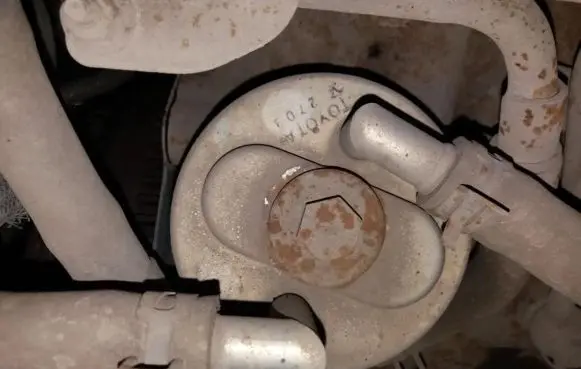Engine oil radiator